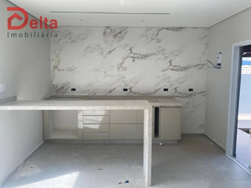 Foto 4 de Casa com 2 quartos à venda, 660m2 em Portão, Atibaia - SP