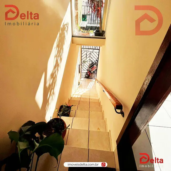 Foto 2 de Casa com 3 quartos à venda, 175m2 em Jardim do Trevo, Atibaia - SP