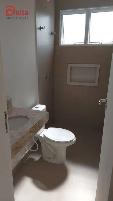 Foto 3 de Casa com 4 quartos à venda, 250m2 em Jardim Maristela, Atibaia - SP