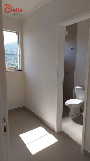 Foto 2 de Casa com 4 quartos à venda, 250m2 em Jardim Maristela, Atibaia - SP