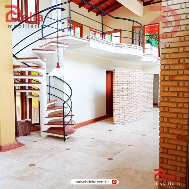 Foto 3 de Chácara com 4 quartos à venda, 2500m2 em Jardim Estância Brasil, Atibaia - SP