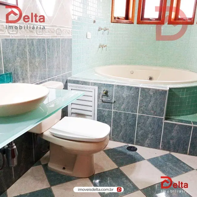 Foto 4 de Chácara com 4 quartos à venda, 2500m2 em Jardim Estância Brasil, Atibaia - SP