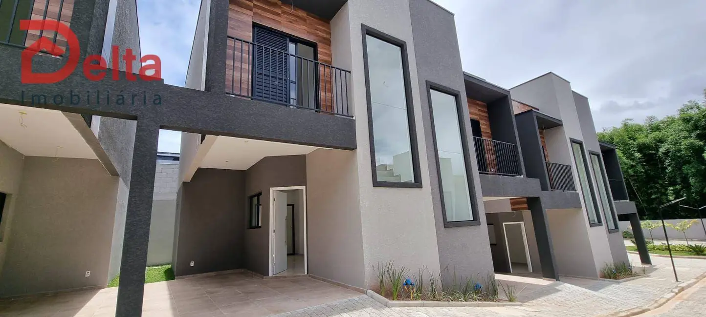 Foto 3 de Casa com 2 quartos à venda, 69m2 em Jardim Santo Antônio, Atibaia - SP