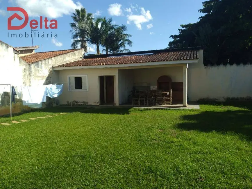 Casa com 3 quartos à venda, 600m2 em Atibaia - SP - imagem 1 Foto 1 de Casa com 3 quartos à venda, 600m2 em Atibaia - SP