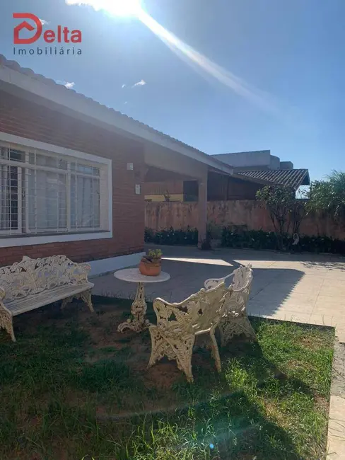 Casa com 3 quartos à venda, 600m2 em Atibaia - SP - imagem 9 Foto 9 de Casa com 3 quartos à venda, 600m2 em Atibaia - SP