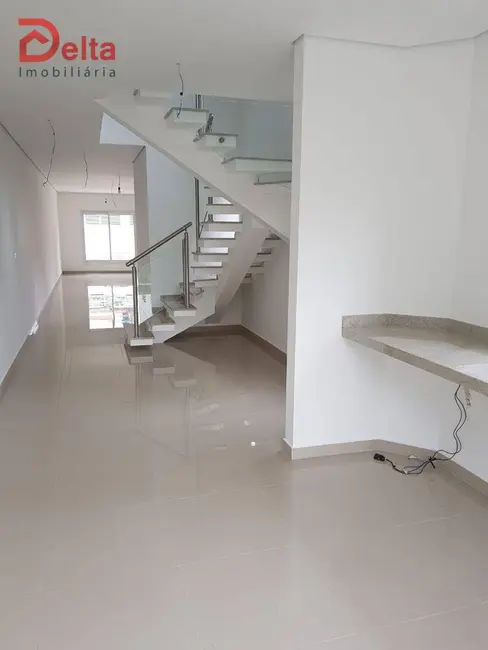 Sobrado com 3 quartos à venda, 300m2 em Atibaia - SP - imagem 3 Foto 3 de Sobrado com 3 quartos à venda, 300m2 em Atibaia - SP