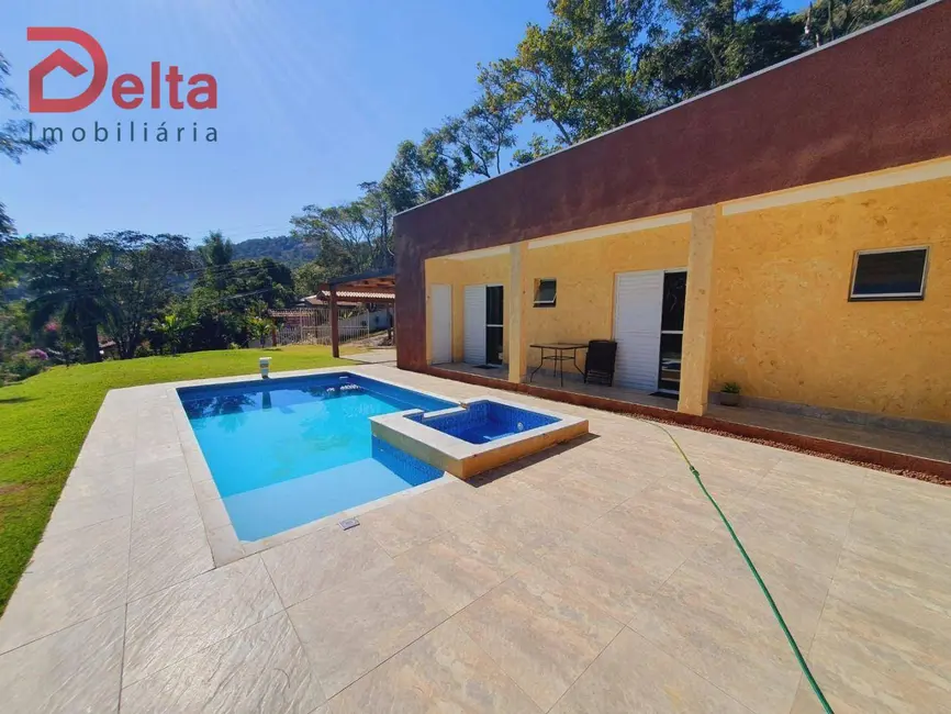 Chácara com 3 quartos à venda, 940m2 em Jardim Brasil, Atibaia - SP - imagem 1 Foto 1 de Chácara com 3 quartos à venda, 940m2 em Jardim Brasil, Atibaia - SP