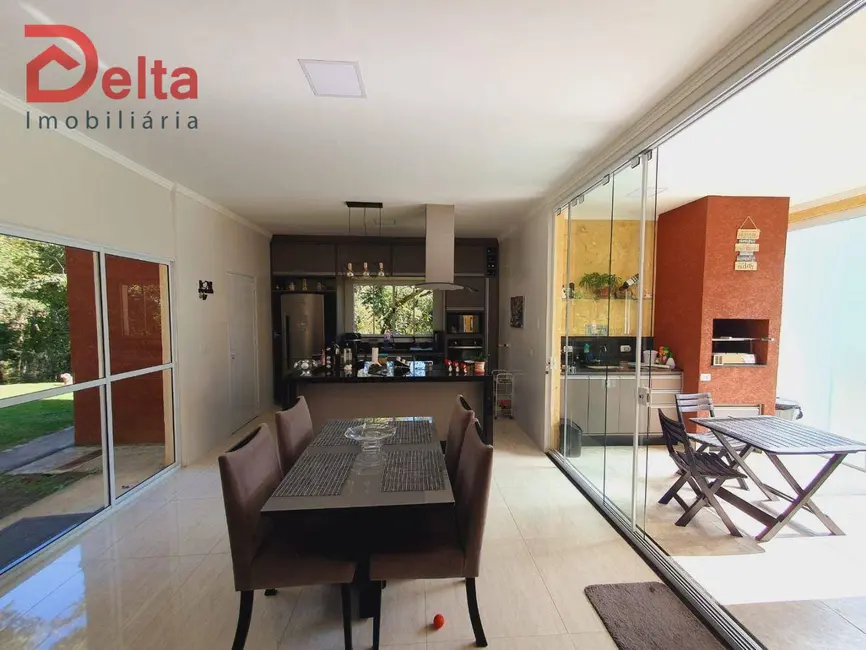 Chácara com 3 quartos à venda, 940m2 em Jardim Brasil, Atibaia - SP - imagem 5 Foto 5 de Chácara com 3 quartos à venda, 940m2 em Jardim Brasil, Atibaia - SP