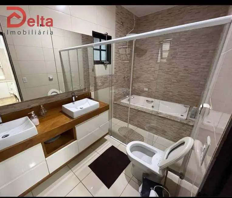 Foto 2 de Chácara com 3 quartos à venda, 1000m2 em Atibaia - SP