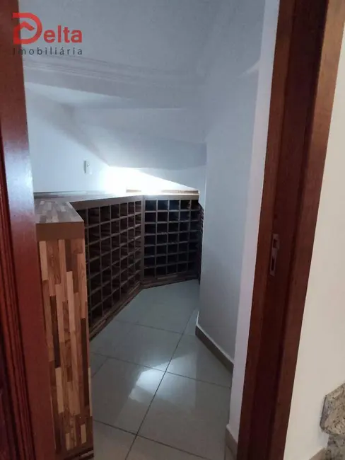 Foto 9 de Casa com 3 quartos à venda, 680m2 em Atibaia - SP