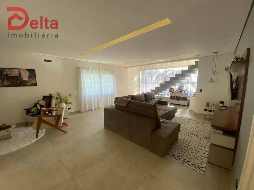 Casa com 4 quartos à venda, 773m2 em Jardim Floresta, Atibaia - SP - imagem 4 Foto 4 de Casa com 4 quartos à venda, 773m2 em Jardim Floresta, Atibaia - SP