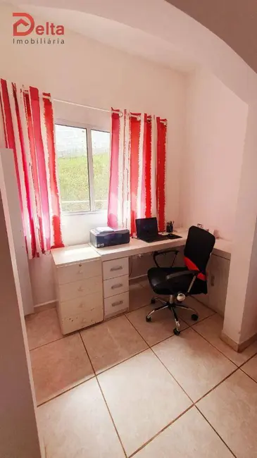 Foto 6 de Chácara com 4 quartos à venda, 1000m2 em Jardim Estância Brasil, Atibaia - SP