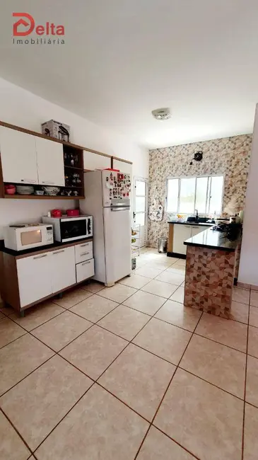 Foto 4 de Chácara com 4 quartos à venda, 1000m2 em Jardim Estância Brasil, Atibaia - SP