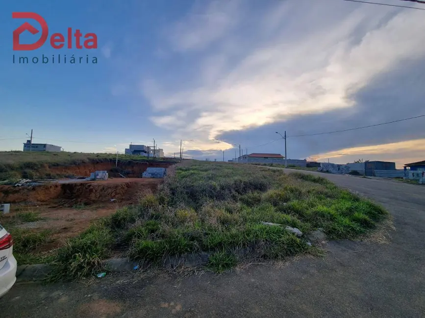 Foto 2 de Terreno / Lote à venda, 232m2 em Nazare Paulista - SP