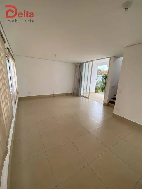 Casa com 3 quartos para alugar, 276m2 em Loteamento Loanda, Atibaia - SP - imagem 6 Foto 6 de Casa com 3 quartos para alugar, 276m2 em Loteamento Loanda, Atibaia - SP