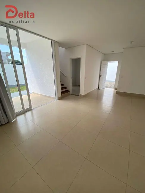 Casa com 3 quartos para alugar, 276m2 em Loteamento Loanda, Atibaia - SP - imagem 4 Foto 4 de Casa com 3 quartos para alugar, 276m2 em Loteamento Loanda, Atibaia - SP
