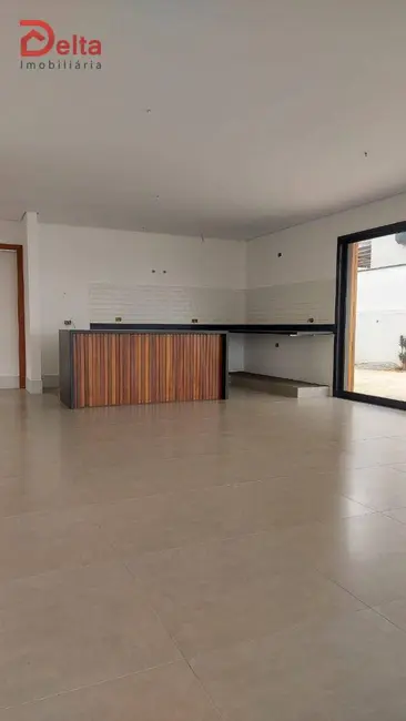 Foto 2 de Casa com 3 quartos à venda, 300m2 em Condominio Quintas da Boa Vista, Atibaia - SP