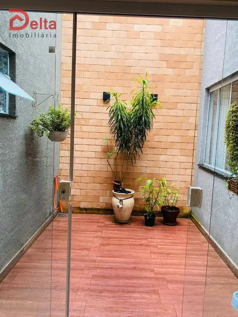 Foto 4 de Casa com 4 quartos à venda, 175m2 em Atibaia - SP