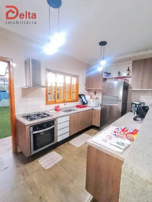 Foto 2 de Casa com 3 quartos à venda, 110m2 em Jardim Santo Antônio, Atibaia - SP