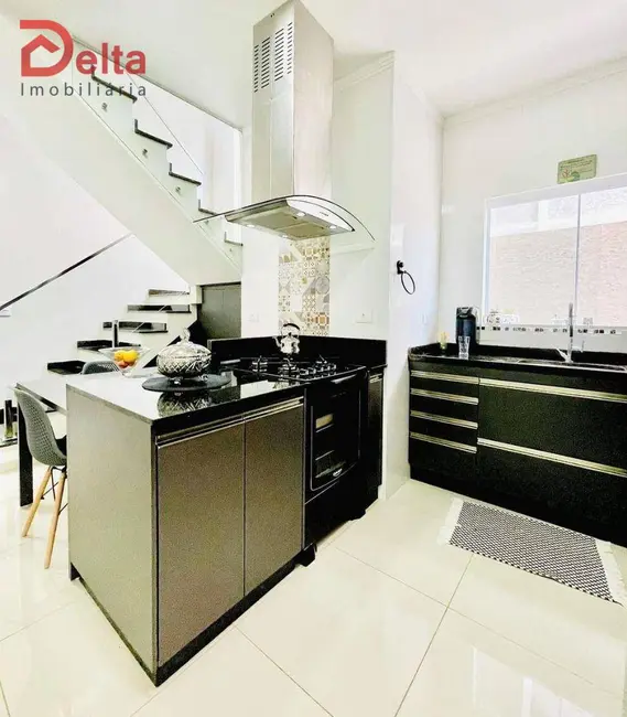 Foto 3 de Casa com 3 quartos à venda, 200m2 em Jardim Jaraguá, Atibaia - SP