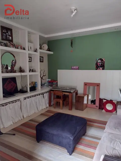 Casa com 3 quartos à venda, 512m2 em Jardim Shangri-Lá, Atibaia - SP - imagem 4 Foto 4 de Casa com 3 quartos à venda, 512m2 em Jardim Shangri-Lá, Atibaia - SP