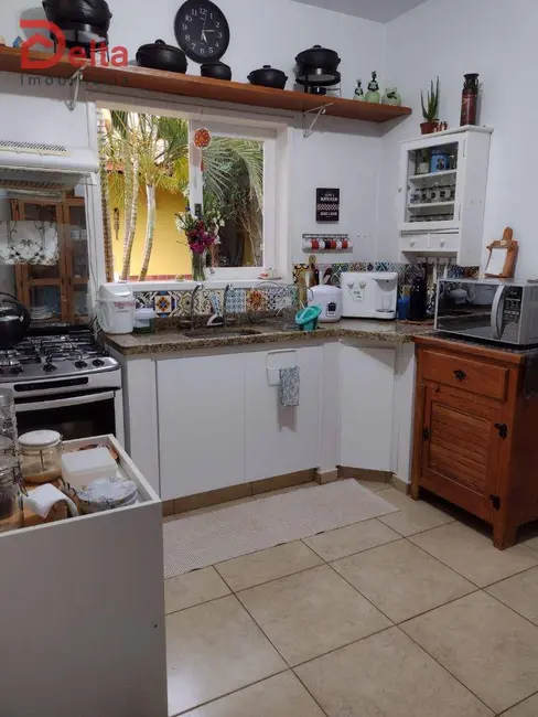 Casa com 3 quartos à venda, 512m2 em Jardim Shangri-Lá, Atibaia - SP - imagem 6 Foto 6 de Casa com 3 quartos à venda, 512m2 em Jardim Shangri-Lá, Atibaia - SP