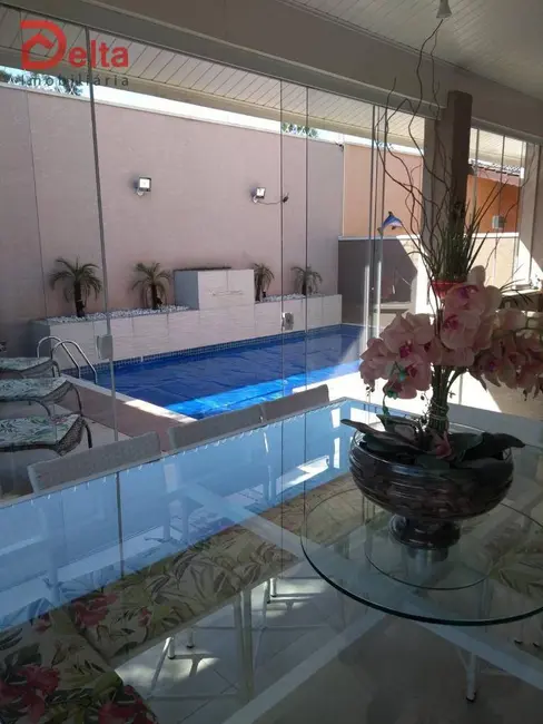 Foto 2 de Casa com 4 quartos à venda, 300m2 em Atibaia - SP