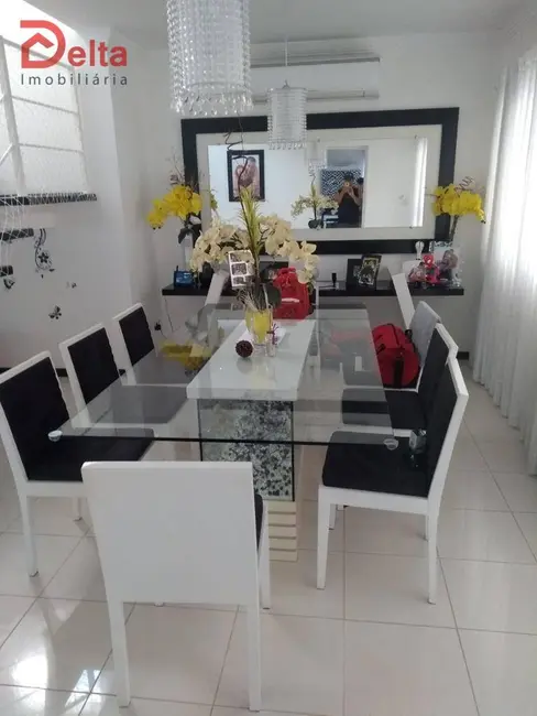 Foto 6 de Casa com 4 quartos à venda, 300m2 em Atibaia - SP