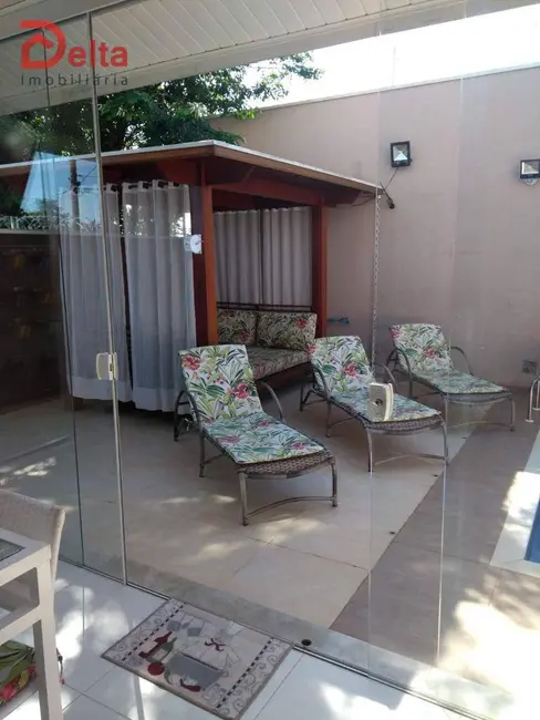 Foto 3 de Casa com 4 quartos à venda, 300m2 em Atibaia - SP