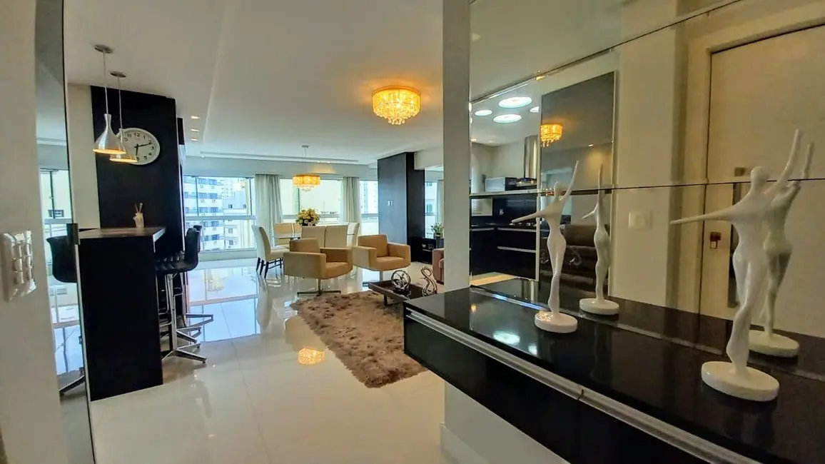Apartamento com 3 quartos à venda, 155m2 em Balneario Camboriu - SC - imagem 8 Foto 8 de Apartamento com 3 quartos à venda, 155m2 em Balneario Camboriu - SC