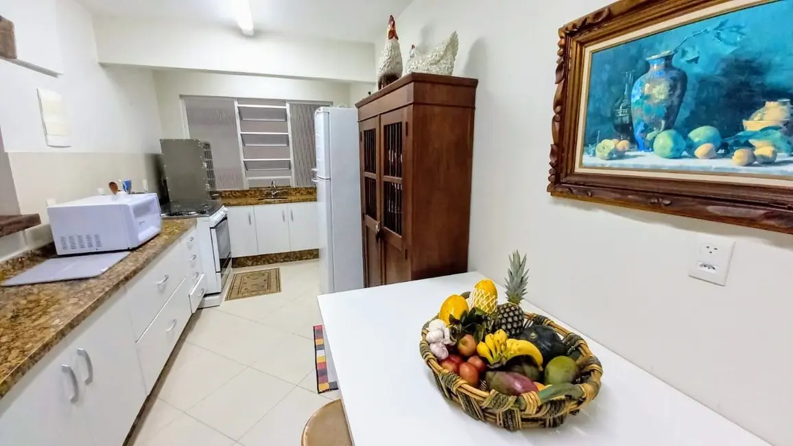 Apartamento com 3 quartos para alugar, 135m2 em Centro, Balneario Camboriu - SC - imagem 9 Foto 9 de Apartamento com 3 quartos para alugar, 135m2 em Centro, Balneario Camboriu - SC