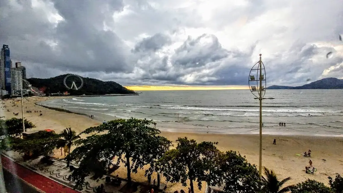 Apartamento com 3 quartos para alugar, 135m2 em Centro, Balneario Camboriu - SC - imagem 3 Foto 3 de Apartamento com 3 quartos para alugar, 135m2 em Centro, Balneario Camboriu - SC