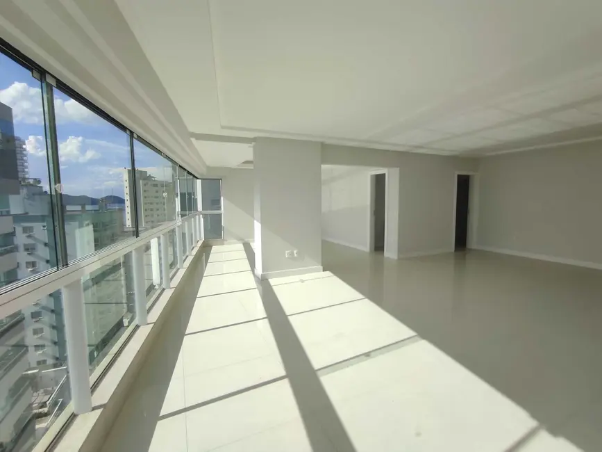 Apartamento com 3 quartos à venda, 155m2 em Centro, Balneario Camboriu - SC - imagem 4 Foto 4 de Apartamento com 3 quartos à venda, 155m2 em Centro, Balneario Camboriu - SC