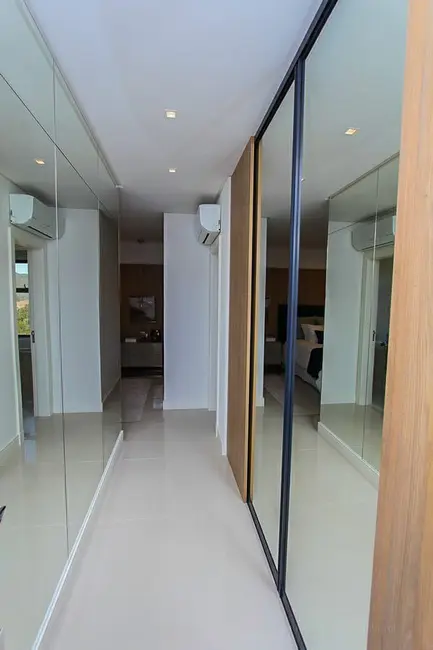 Apartamento com 4 quartos à venda, 180m2 em Centro, Balneario Camboriu - SC - imagem 8 Foto 8 de Apartamento com 4 quartos à venda, 180m2 em Centro, Balneario Camboriu - SC