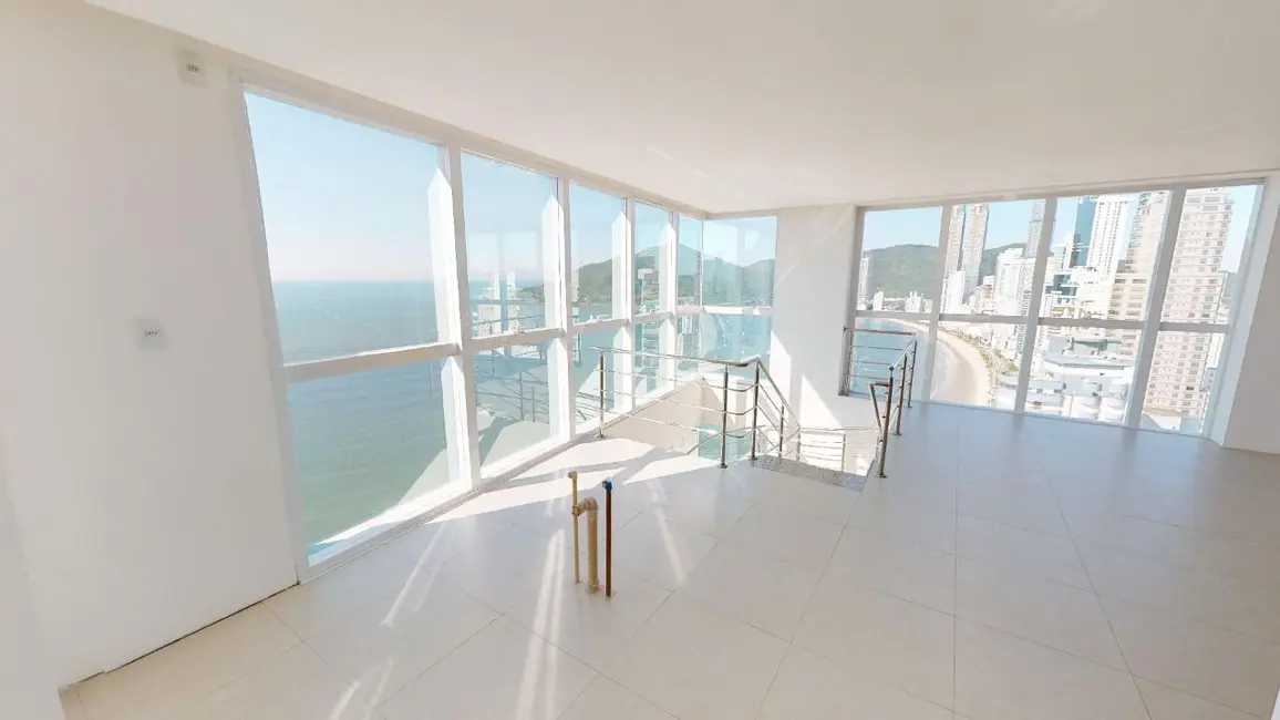 Cobertura com 5 quartos à venda, 285m2 em Balneario Camboriu - SC - imagem 4 Foto 4 de Cobertura com 5 quartos à venda, 285m2 em Balneario Camboriu - SC