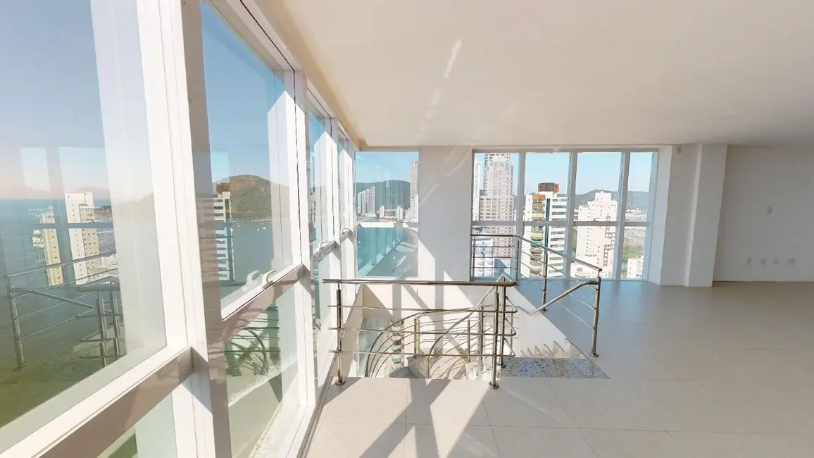 Cobertura com 5 quartos à venda, 285m2 em Balneario Camboriu - SC - imagem 5 Foto 5 de Cobertura com 5 quartos à venda, 285m2 em Balneario Camboriu - SC