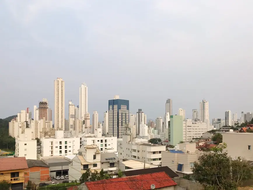 Sobrado com 3 quartos à venda, 175m2 em Ariribá, Balneario Camboriu - SC - imagem 3 Foto 3 de Sobrado com 3 quartos à venda, 175m2 em Ariribá, Balneario Camboriu - SC