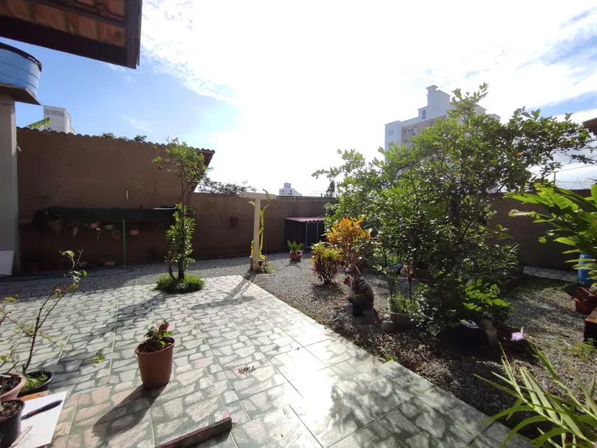 Foto 3 de Casa com 3 quartos à venda, 214m2 em Centro, Camboriu - SC