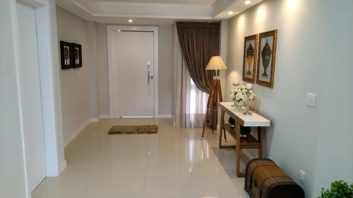 Foto 2 de Casa com 3 quartos à venda, 165m2 em Santa Regina, Camboriu - SC