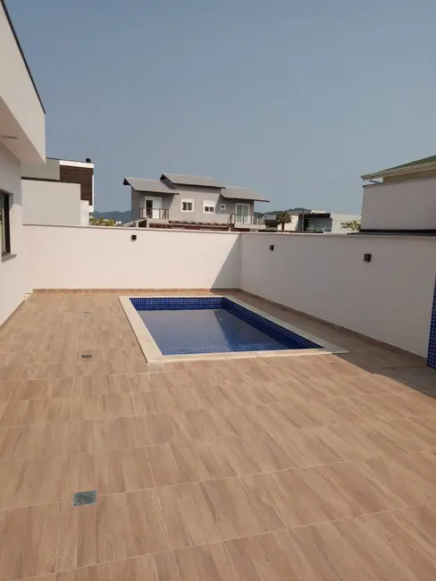 Casa com 3 quartos à venda, 110m2 em Santa Regina, Camboriu - SC - imagem 4 Foto 4 de Casa com 3 quartos à venda, 110m2 em Santa Regina, Camboriu - SC