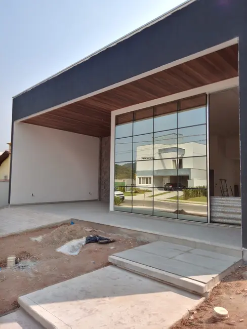 Foto 2 de Casa com 3 quartos à venda, 210m2 em Santa Regina, Camboriu - SC