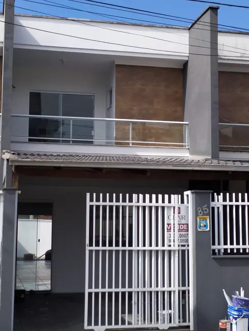Sobrado com 2 quartos à venda, 110m2 em Vila Nova, Joinville - SC - imagem 3 Foto 3 de Sobrado com 2 quartos à venda, 110m2 em Vila Nova, Joinville - SC