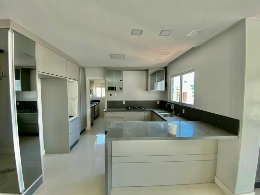 Foto 8 de Apartamento com 3 quartos à venda, 155m2 em Balneario Camboriu - SC