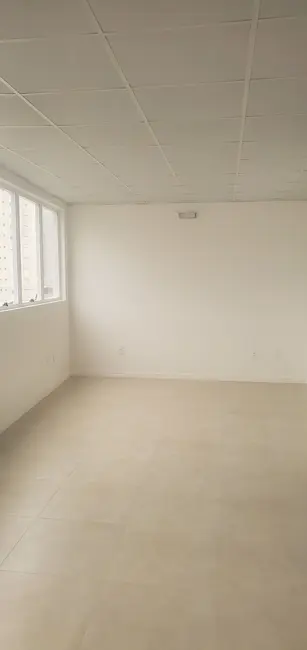Foto 8 de Sala Comercial com 1 quarto para alugar, 70m2 em Fazenda, Itajai - SC
