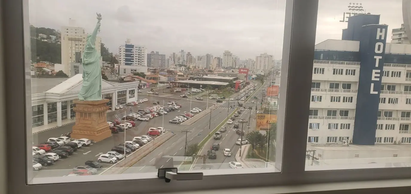 Foto 4 de Sala Comercial com 1 quarto para alugar, 70m2 em Fazenda, Itajai - SC