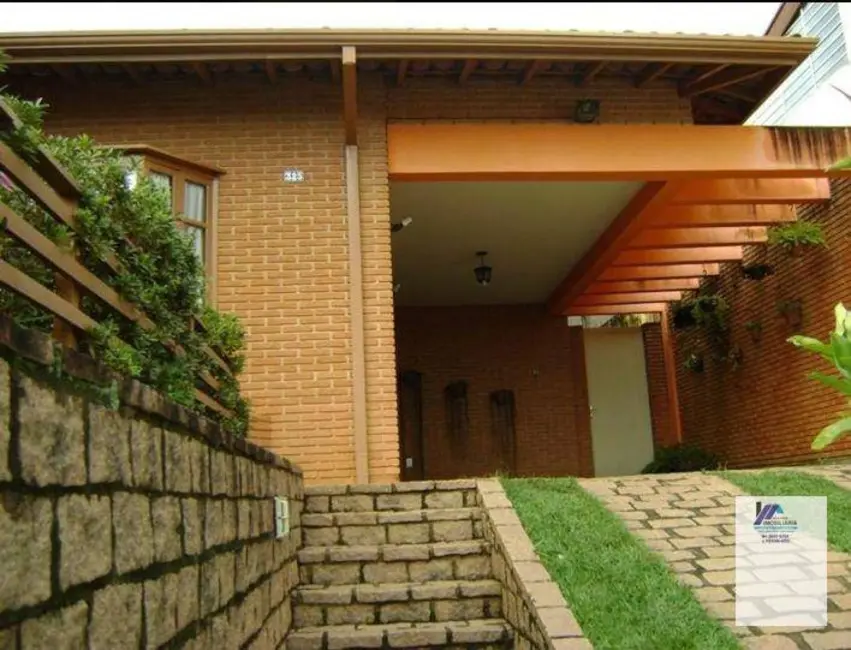 Foto 1 de Casa com 3 quartos à venda, 360m2 em Espirito Santo Do Pinhal - SP