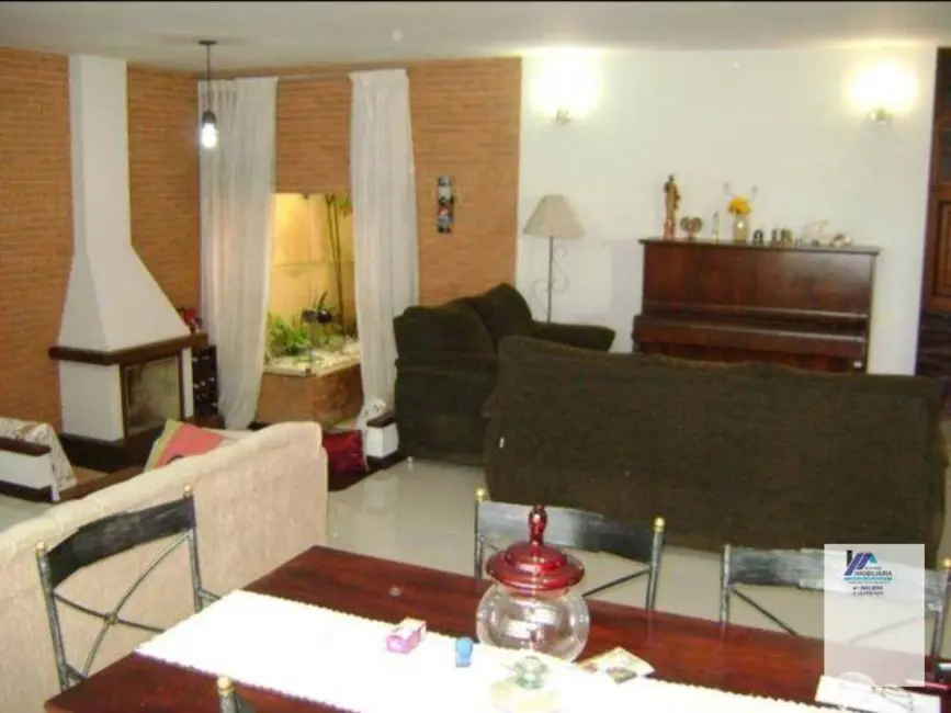 Foto 4 de Casa com 3 quartos à venda, 360m2 em Espirito Santo Do Pinhal - SP