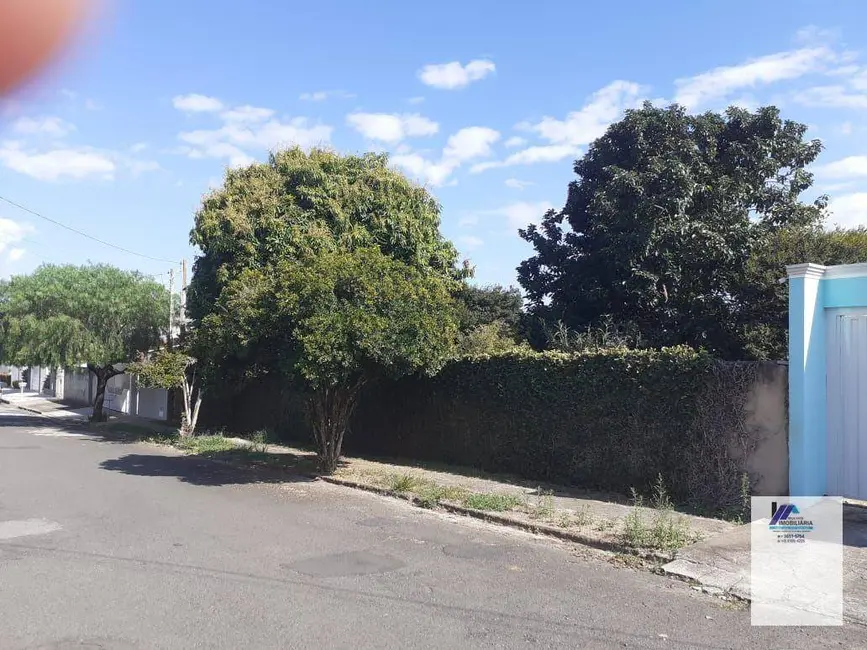 Foto 1 de Terreno / Lote à venda, 300m2 em Espirito Santo Do Pinhal - SP