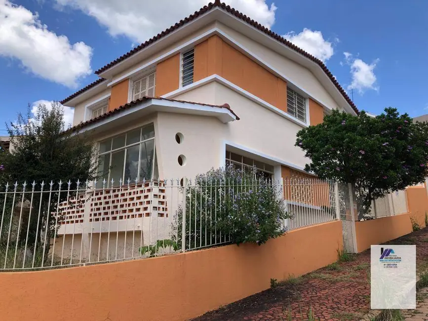 Foto 1 de Casa com 3 quartos à venda e para alugar, 250m2 em Espirito Santo Do Pinhal - SP