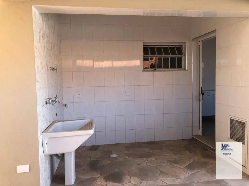 Foto 9 de Casa com 3 quartos à venda, 360m2 em Espirito Santo Do Pinhal - SP